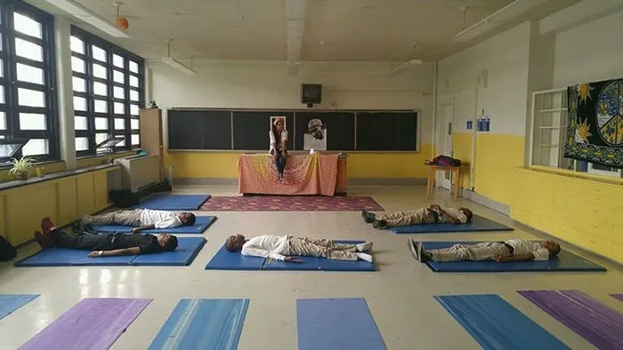 Okul kurallarına uymayan çocuklara ceza yerine meditasyon