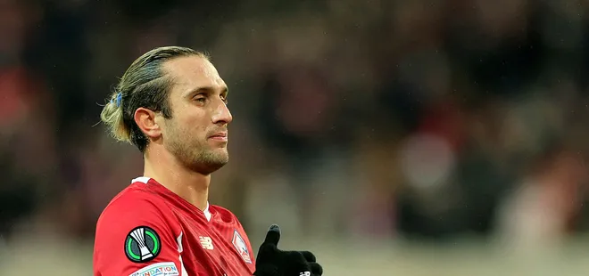 Milli futbolcu Yusuf Yazıcı’ya büyük şok! Maça çıktığı sırada...