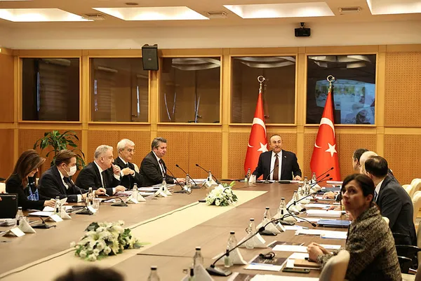 Bakan Mevlüt Çavuşoğlu’ndan Yunanistan’a mesaj: Batı Trakya Türklerini yalnız bırakmayacağız