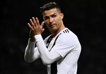 Ronaldo bir rekora daha imza attı