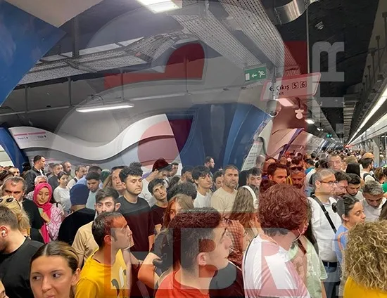 istanbullu-vatandas-yine-magdur-metro-arizalandi-yolcular-raylarda-yurudu-1689268029546.jpg İstanbullu vatandaş yine mağdur! Metro arızalandı yolcular raylarda yürüdü | İBB'li yetkililerden basına engel: Rezaleti önlemeye çalıştılar - 8