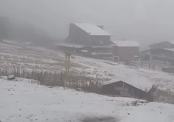 Uludağ'da kar yağışı etkili oldu!