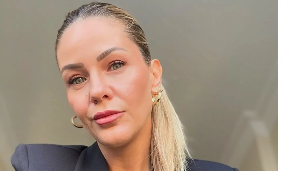 "Annesinin kopyası" Emine Ün'ün kızı Duru 20 yaşında!