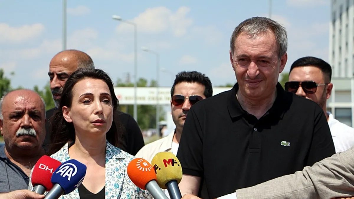 DEM Parti'den Selahattin Demirtaş'a ziyaret