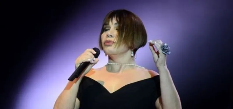 Dini değerleri hedef alan Sezen Aksu’ya tepkiler çığ gibi büyüdü! "Minik cahil haddini bil'"