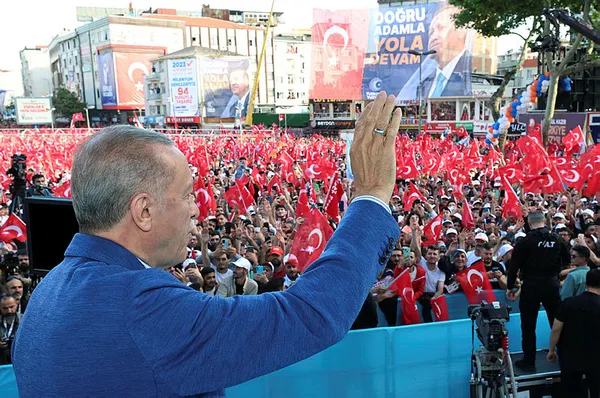 baskan-erdogandan-istanbulda-onemli-aciklamalar-koalisyon-pazartesi-gunu-savas-alanina-donecek-1685117932693.jpg Başkan Erdoğan'dan İstanbul’da önemli açıklamalar: Koalisyon pazartesi günü savaş alanına dönecek - 3