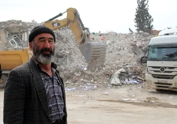 Oğlunu ve torunlarını kaybettiği depremi böyle tarif etti: 7.7 değildi 2 katını düşünün