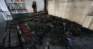 Katil İsrail ordusundan tarihi camiye saldırı