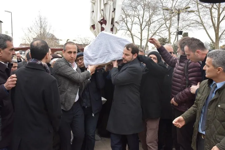 Hazine ve Maliye Bakanı Berat Albayrak İ.Ü. Cerrahpaşa Rektörü Nuri Aydın’ın annesinin cenaze törenine katıldı