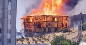 Kahramanmaraş’ta lojman inşaatında yangın