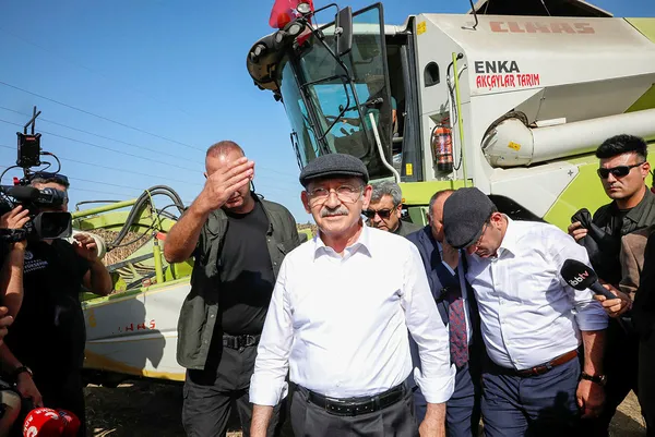 1663347360982.jpg Bir Kemal Kılıçdaroğlu klasiği! Mazot dağıtım töreninde mazot veremediler - 3
