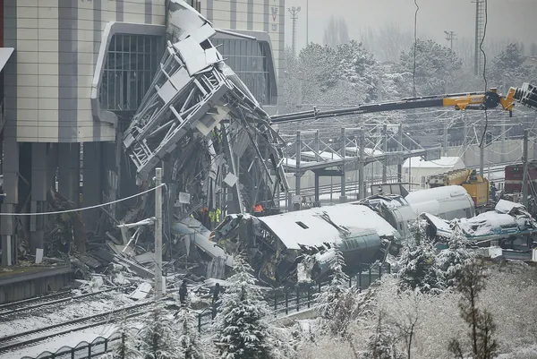Son dakika: Ankara’daki tren kazası hakkında Ulaştırma Bakanı Turhan’dan açıklama