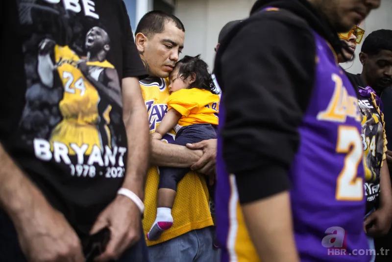Michael Jordan Kobe Bryant'ın veda töreninde gözyaşlarını tutamadı 12