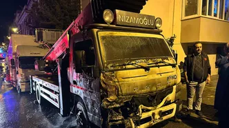 Vatandaşlar şok oldu: Maltepe'de park halindeki 3 araç yandı