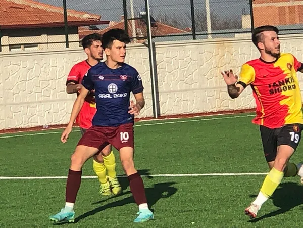 17 yaşındaki genç futbolcu Süper Lig kulüplerinin peşinde