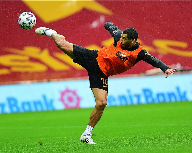 Galatasaray, sözleşmesini feshettiği Younes Belhanda'nın yeminli tercümeli röportajını paylaştı - 2