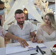 Bir an bile elini bırakmadı! Dünyaevine girdi