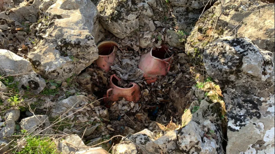 PKK'lı teröristler toprağa gömmüş! Hepsi ele geçirildi...