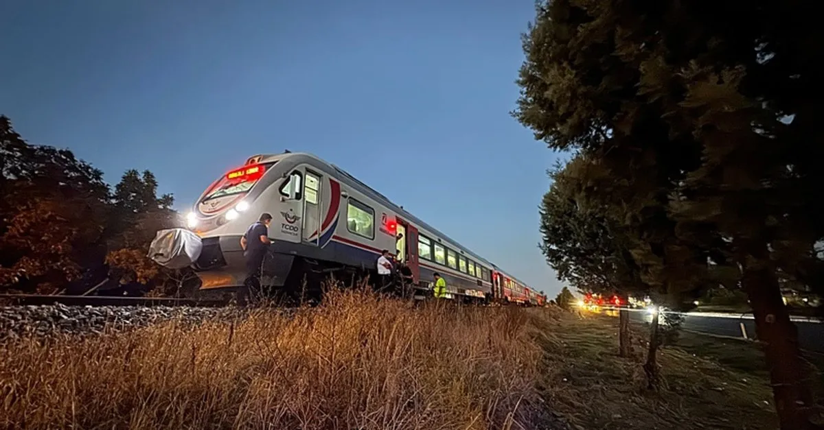 Tren raylarından geçerken canından oluyordu!