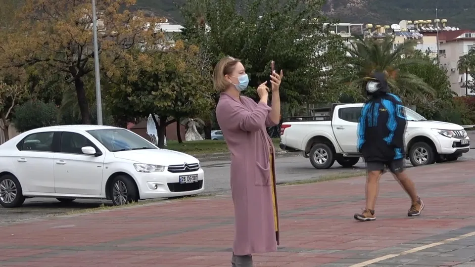 Antalya’da denize indiler! Görenler şaşkınlıkla telefonuna sarıldı