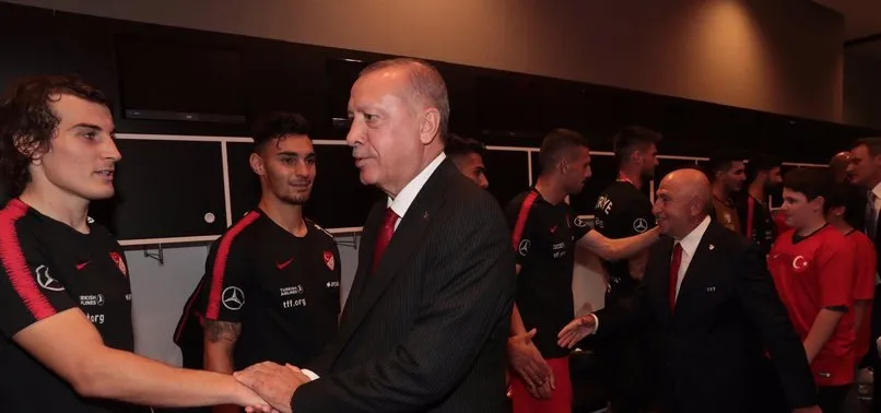 Başkan Erdoğan, A Milli Futbol Takımı'nı tebrik etti