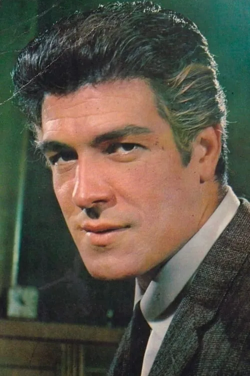 Yeşilçam’ın usta oyuncusu İzzet Günay hastaneye kaldırıldı! Sağlık durumu...