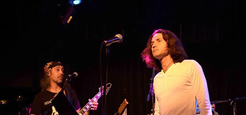 Tayin olan 'rockçı imam'dan dava