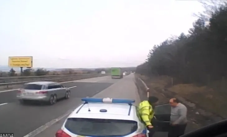 Rüşvetçi Bulgar polisinden Türk şoföre alçak saldırı! 100 euro alamayınca bunu yaptı
