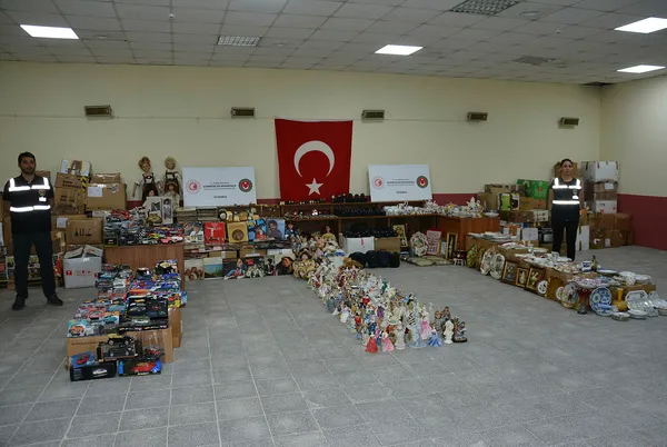 1687423875385.jpg Hollanda'dan gelen tırda ele geçirildi: Tam 4 milyon değerinde - 1