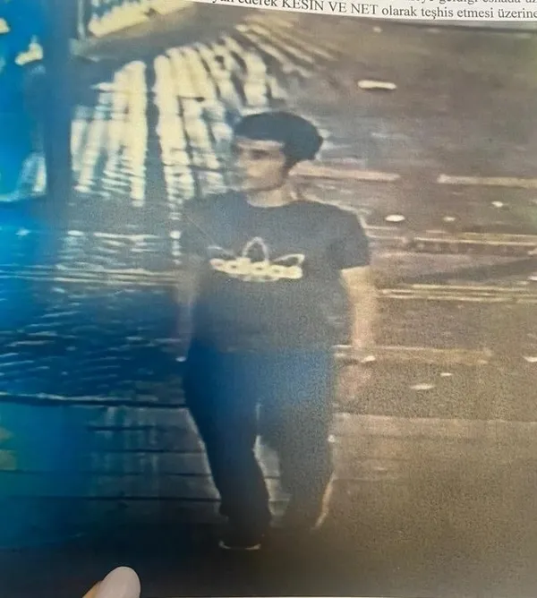1665725054764.jpg Eve giren hırsız yakalananınca boğazını kesti! Hayati tehlikeyi atlatan öğretmen yaşadığı kabusu anlattı - 4
