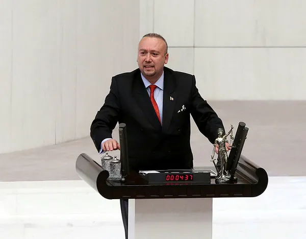 CHP’li Özkan Yalım’a İnterpol şoku! Türkiye'ye mesaj gönderdiler: Vergi kaçakçısı çıktı - 4