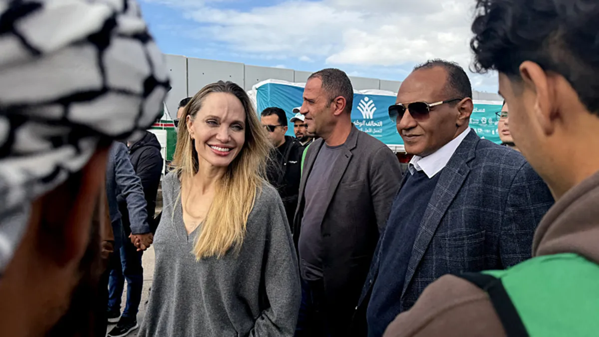 ABD'li oyuncu Angelina Jolie’den Gazze sınırında insani destek!
