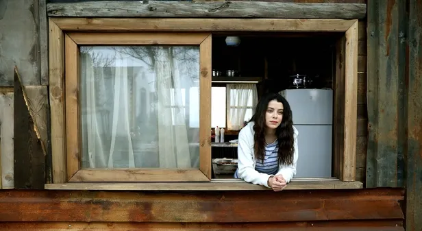 ates-kuslari-yeni-bolum-izle-atv-ates-kuslari-14-bolum-full-hd-kesintisiz-anlik-sifresiz-canli-seyret-gulayse-1682701390111.jpg ATEŞ KUŞLARI 15. bölüm fragmanı yayınlandı mı? ATV Ateş Kuşları 14. bölüm tamamını izle! Gülayşe, Barbaros'un duygularına ne diyecek? - 3