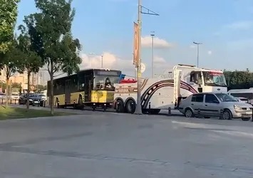CHP'li İBB vatandaşın canını tehlikeye atıyor! İETT otobüsü bu kez Pendik'te yolda kaldı