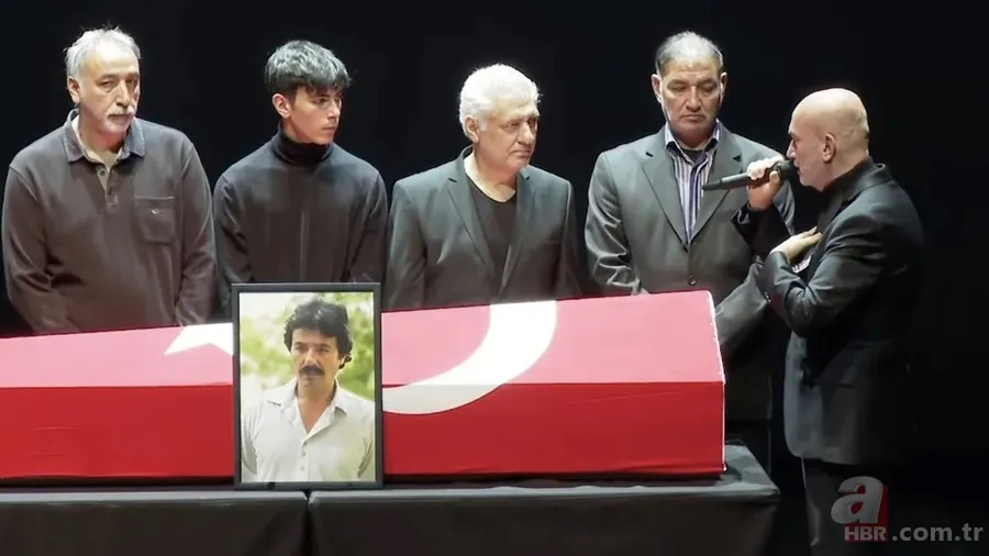 Ferdi Tayfur'a veda! Hayranları akın etti! Usta sanatçı son yolculuğuna uğurlandı 18