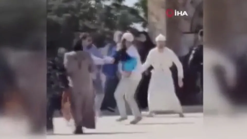 Siyonistlerden skandal! Kubbetü’s-Sahra’ya kanlı et sokmaya çalıştılar