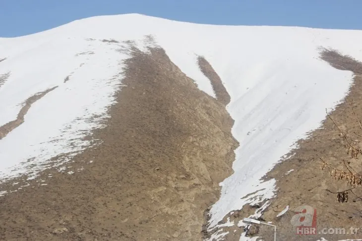 Hakkari’de karlar eridi Atatürk silüeti ortaya çıktı