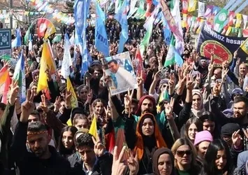 Terörün siyasi ayağı DEM'den kirli pazarlık itirafı: CHP bize 'seçimden sonra oturup konuşuruz' dedi | Anıtkabir'in karşısında skandal PKK mitingi