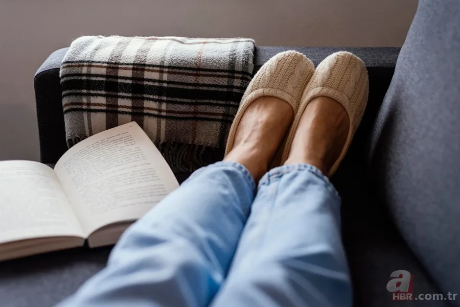 Terlik tehlikesi! Uzmanlar uyardı: Evde sürekli terlik giymek bu hastalıklara yol açabiliyor! 2