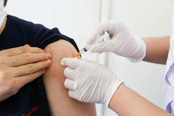 Son dakika: Koronavirüs aşılamasında ikinci adım! Huzurevleri ve bakımevlerinde aşı uygulaması bugün başladı