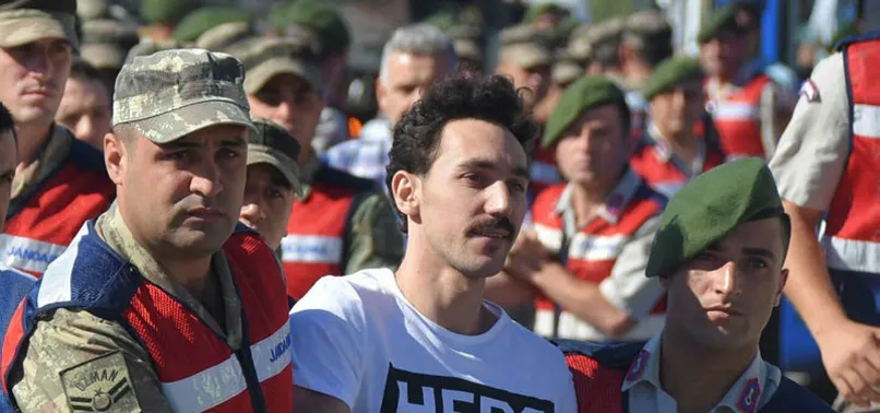 FETÖ'cü Gökhan Güçlü'ye 'hero' tişörtünü bakın kim göndermiş
