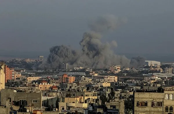 gazzede-durum-giderek-kotulesiyor-bmden-gazze-aciklamasi-guvenli-olmasi-gereken-yerlerde-bile-yogun-bombardima-1698355624240.jpg Gazze’de durum giderek kötüleşiyor! BM’den Gazze açıklaması: Güvenli olması gereken yerlerde bile yoğun bombardıman devam ediyor - 3