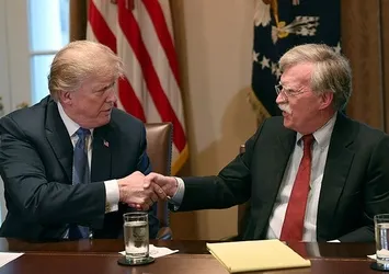 Trump'tan Bolton'a: Zeki değil bize puan kaybettirdi