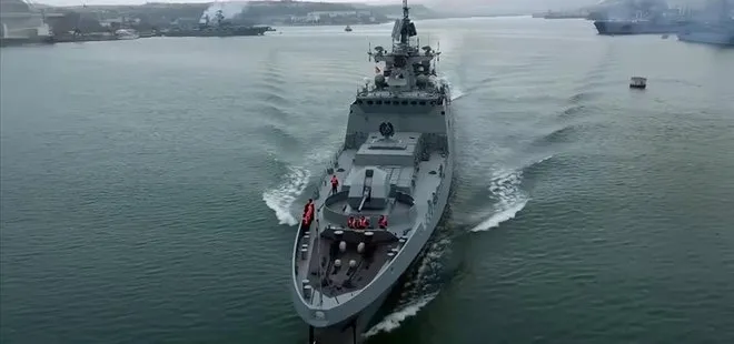 Rusya’ya ait 2 savaş gemisi Cezayir’de