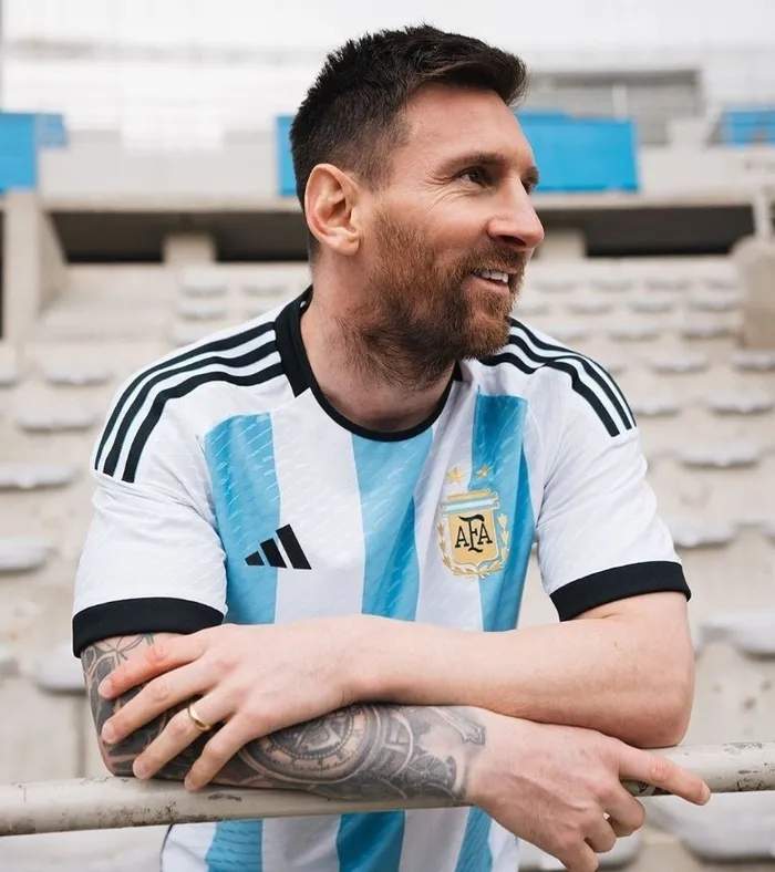 iste-arjantinin-2022-dunya-kupasi-formasi-messi-bu-fotografla-duyurdu-1657293952226.jpg İşte Arjantin'in 2022 Dünya Kupası forması! Messi bu fotoğrafla duyurdu | 2022 Dünya Kupası ne zaman başlayacak? - 2