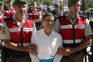 FETÖcü Kemal Batmaz, FETÖ elebaşı Güleni böyle savundu