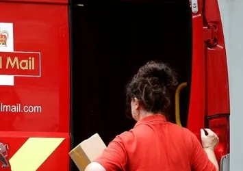 İngiltere'de iflas çanları! Posta servisi Royal Mail'in zararı milyonları aştı