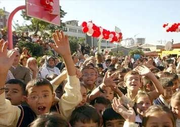 İstanbul'da 2 milyon 819 bin öğrenci dersbaşı yapacak