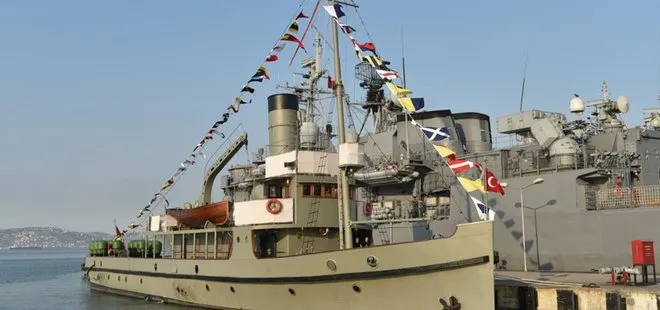 TCG Nusret Müze Gemisi İzmir’de halkın ziyaretine açıldı