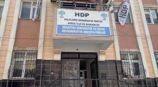 1680260914370.jpg PKK'ya katılım için HDP Suruç ilçe binasında "ikna eğitimi"! Suriye'de silahlı eylemlere katılmışlar - 6
